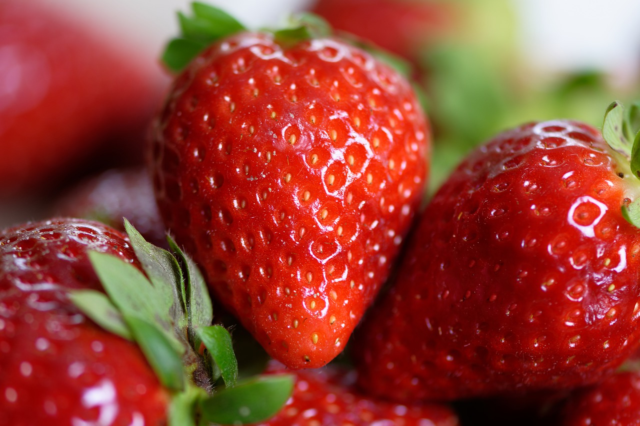 strawberries-4330211_1280
